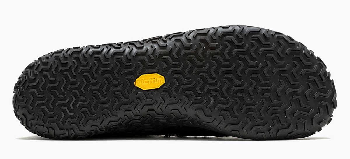 Merrell Trail Glove 7 GTX -paljasjalkakengät pohjakuvioinnilta kuvattuna